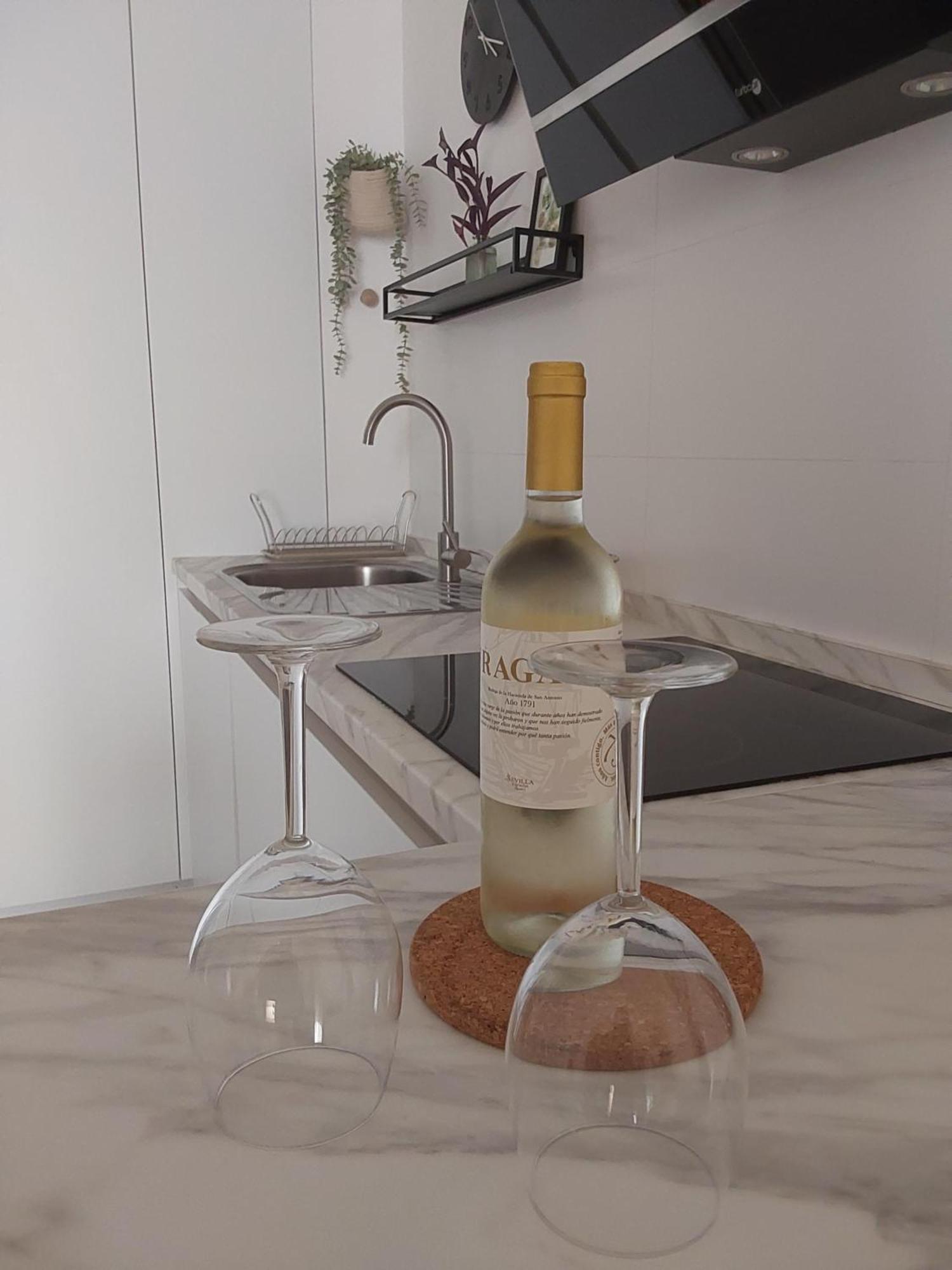 Apartamento Turistico Damajuana Parking Free Espartinas Exteriör bild