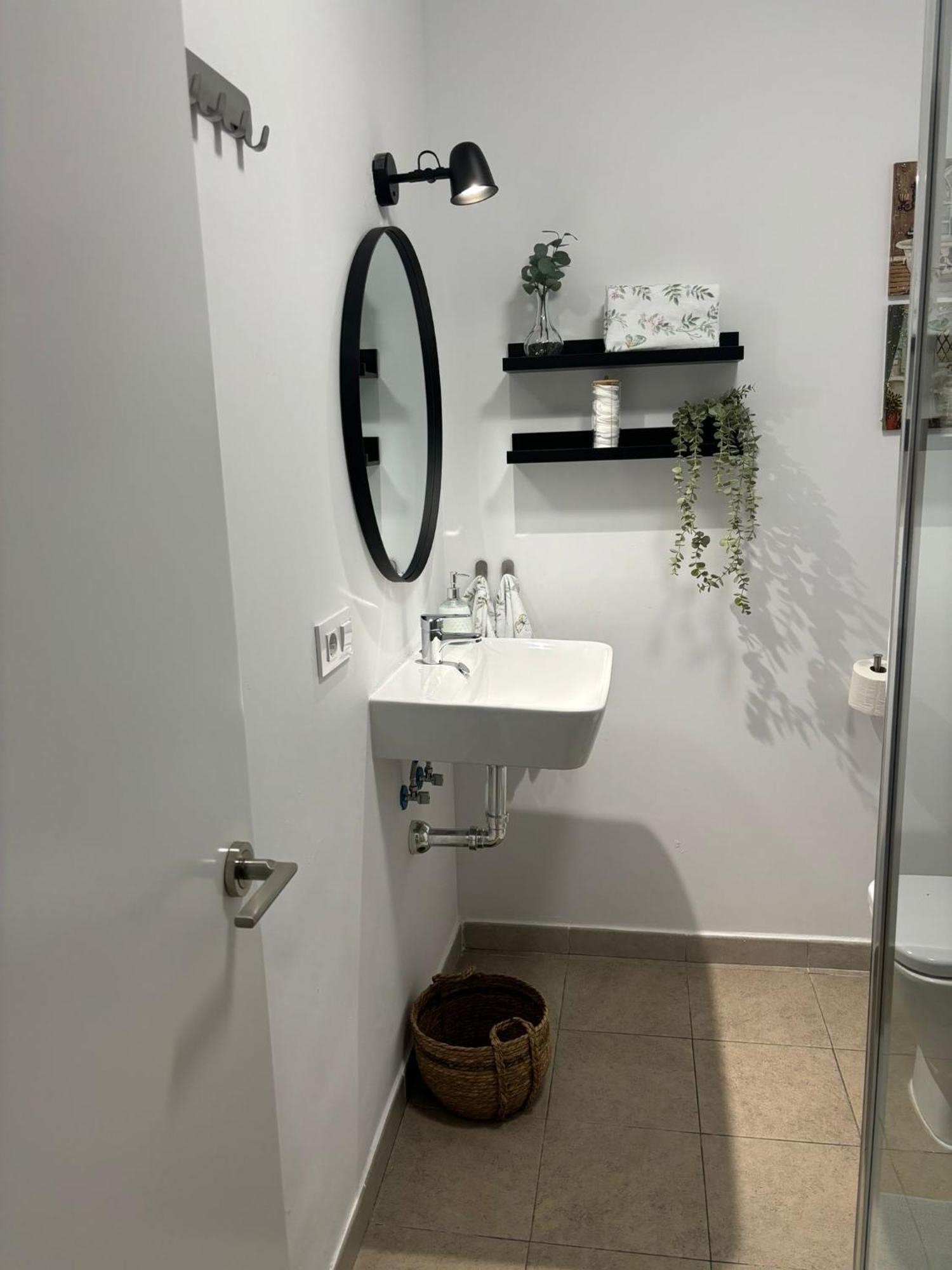 Apartamento Turistico Damajuana Parking Free Espartinas Exteriör bild